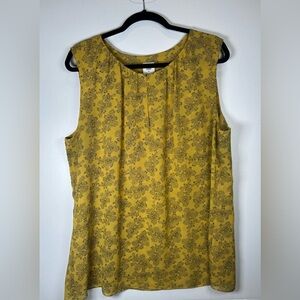 CAbi Yellow/Black Paisley Print Pleated Sleeveless Blouse. Relaxed Fit. Size XL.